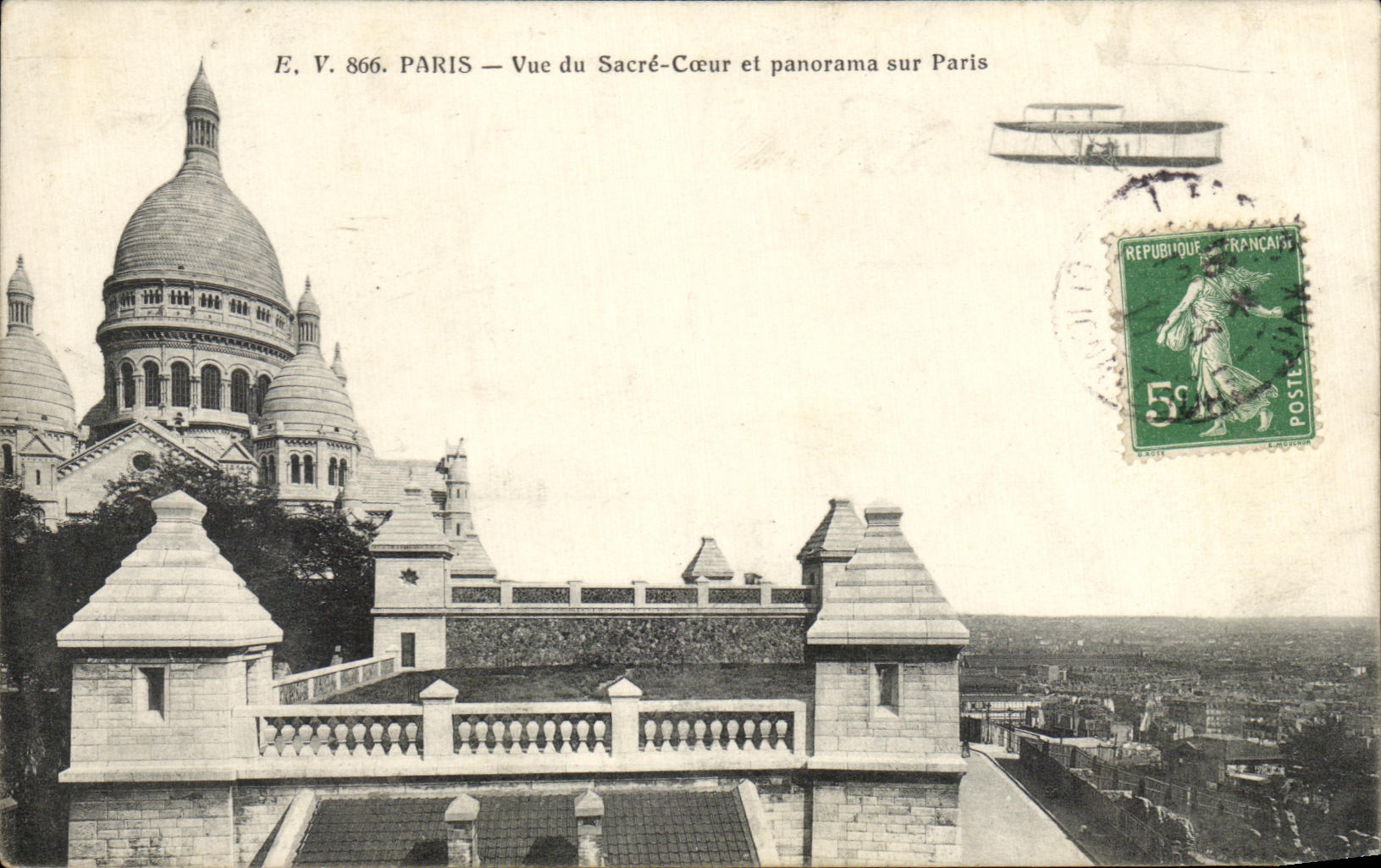 CPA Paris Vue du Sacre Coeur et panorama sur Paris Avion Aeroplane 