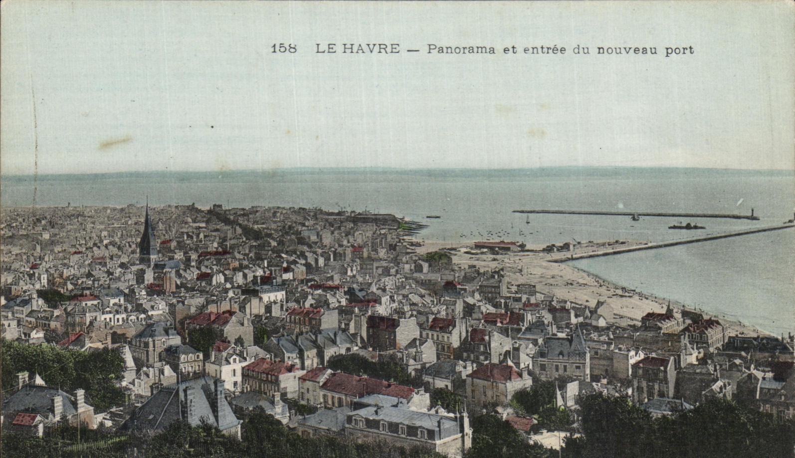 CPA Le Havre Panorama et entree du Nouveau port