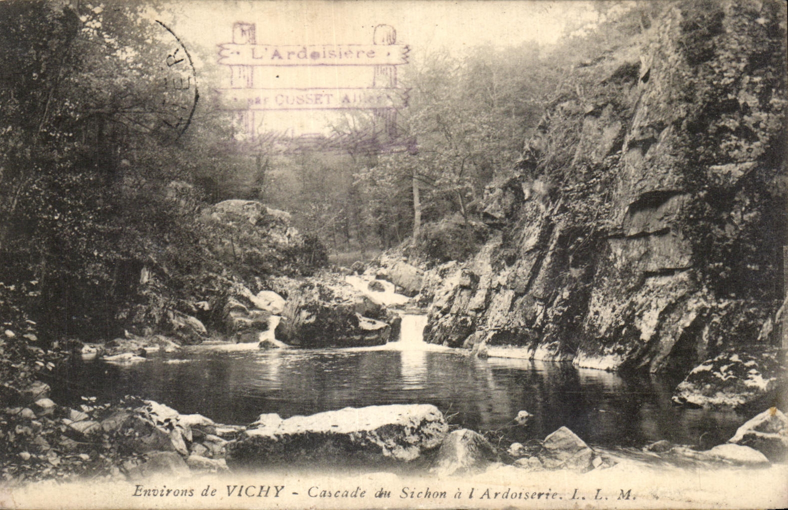 CPA Environs de Vichy Cascade du Sichon a l'ardoiserie