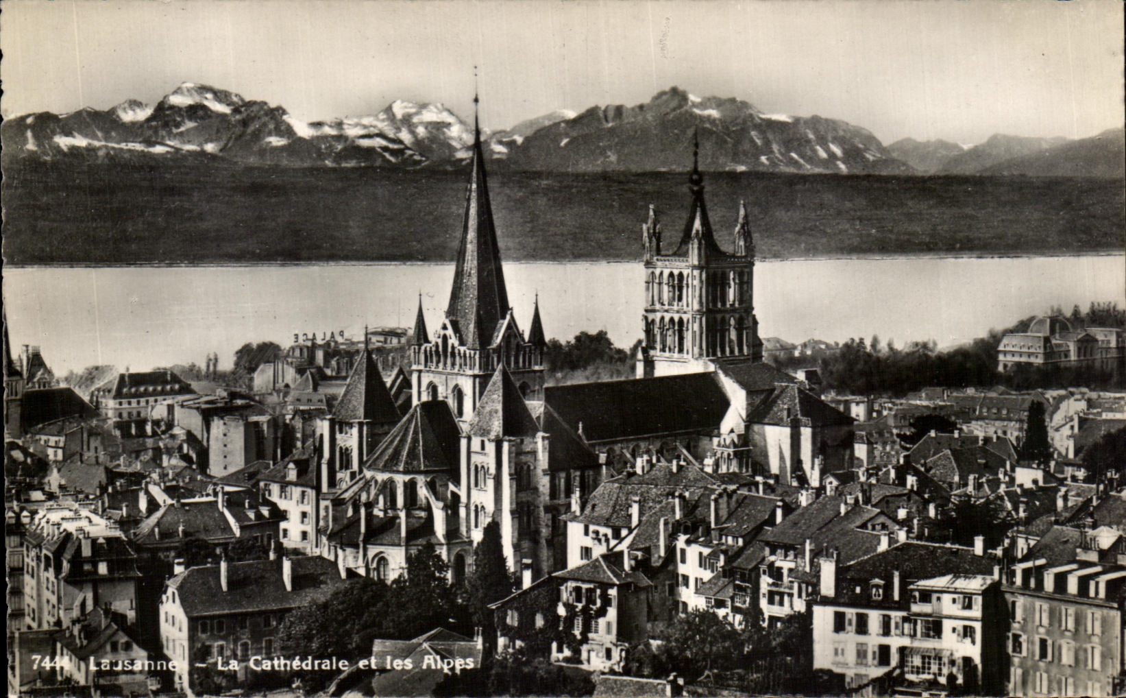 CPA La Cathedrale et les Alpes Lausanne Suisse