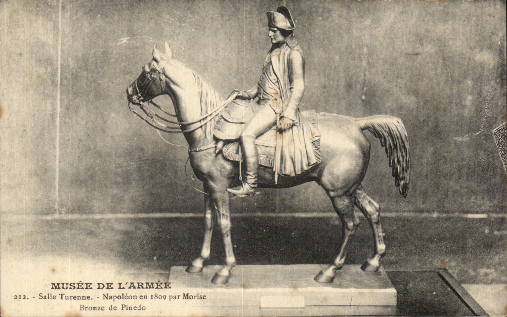CPA Musee de l'armee salle turenne napoleon en 1809 par morise bonze de pinedo