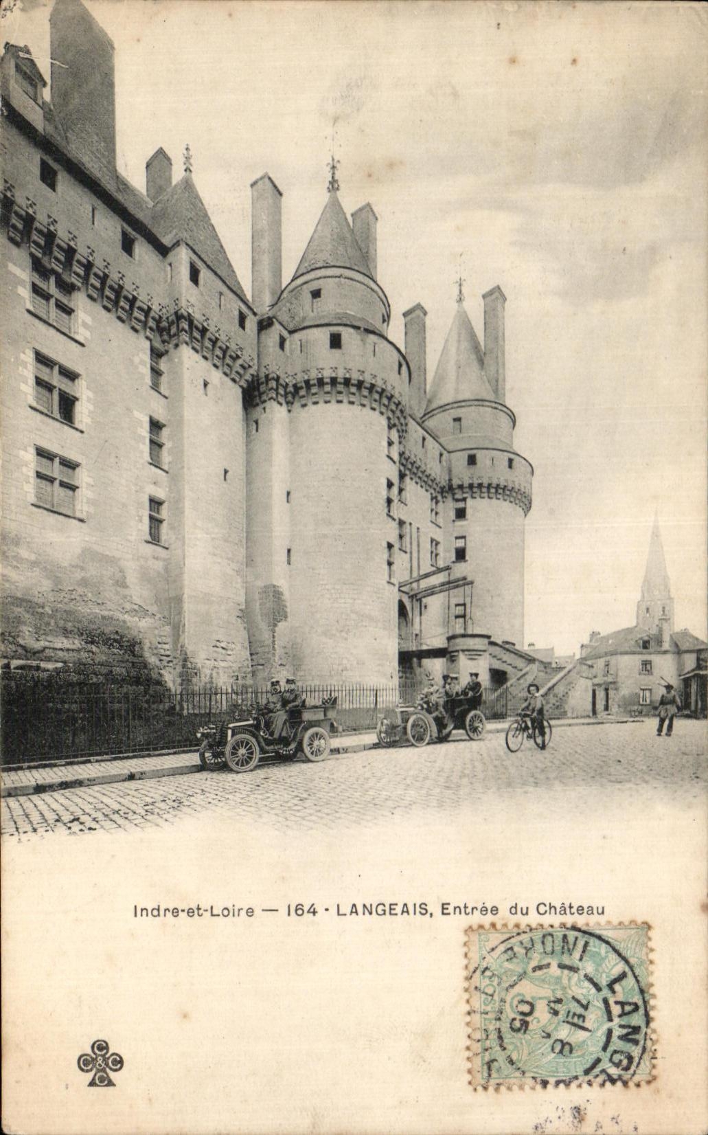 CPA Langeais Entree du Chateau Automobile Velo