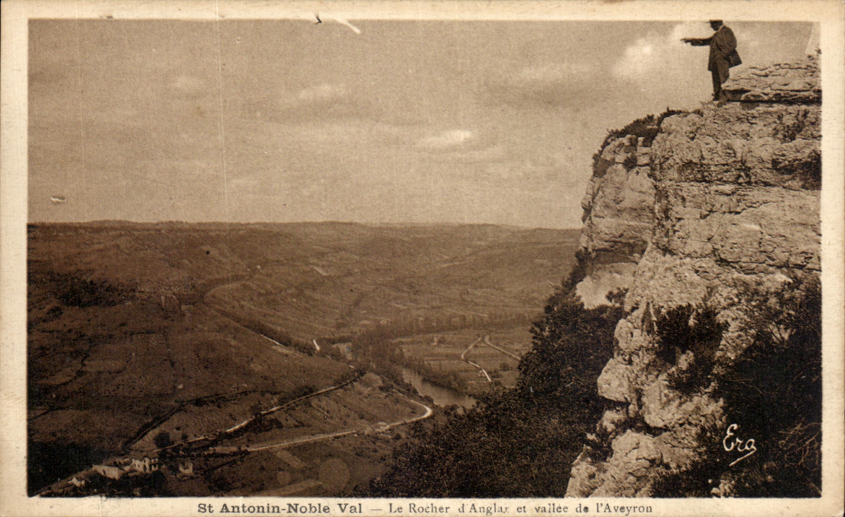 CPA St Antonin Noble Val Le Rocher d Anglar et Vallee de l'Aveyron