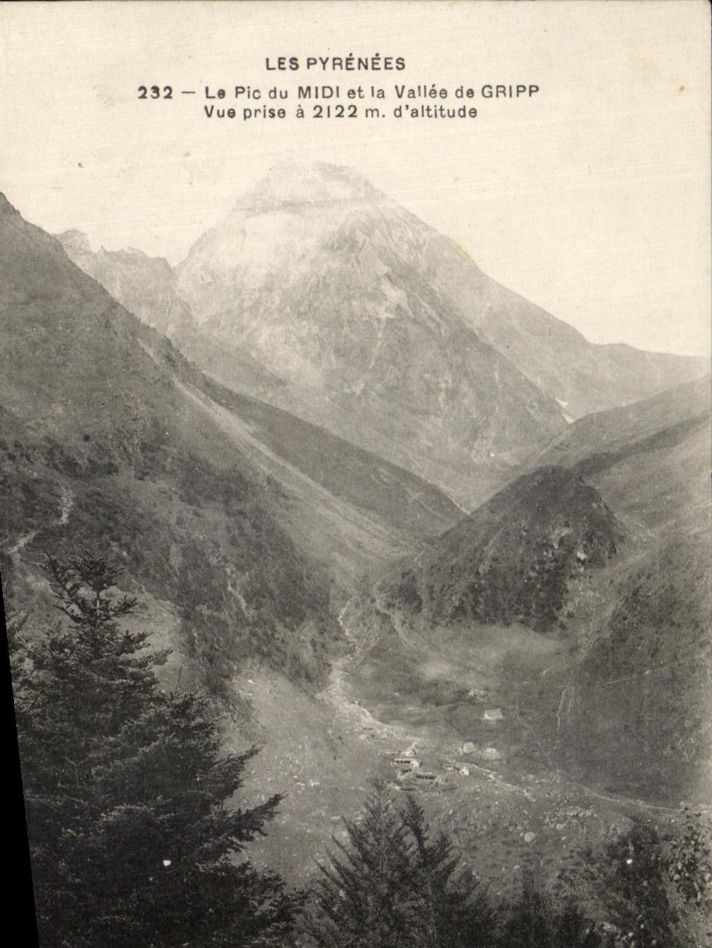 CPA Les Pyrenees Le Pic Dumidi et la Vallee de Gripp