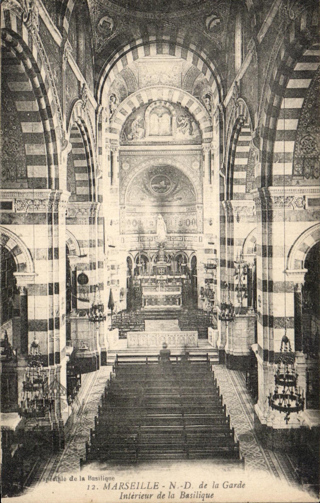 CPA Marseille de la Garde Interieur de la Basilique