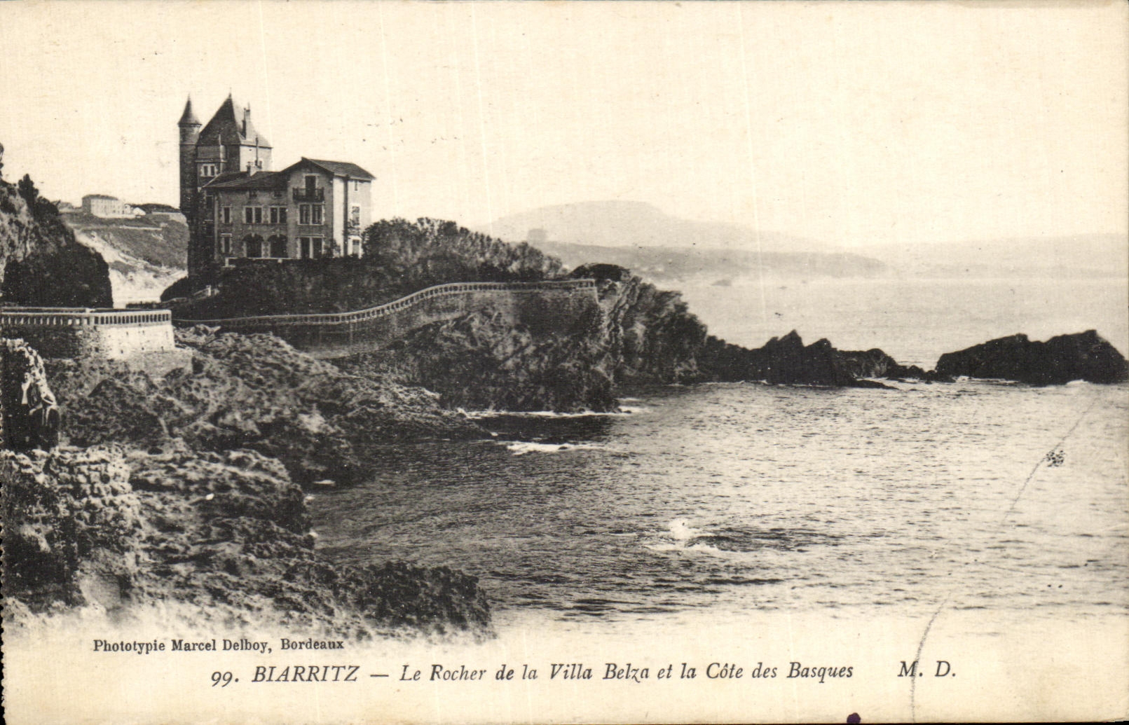 CPA Biarritz Le Rocher de la Villa Belza et la Cote des Basques