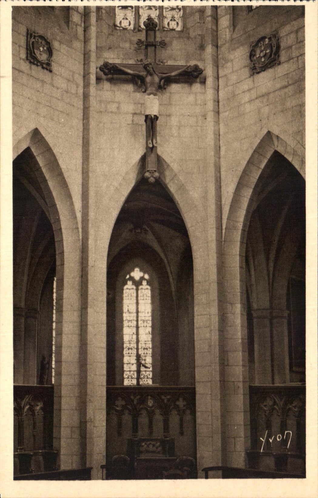 CPA SAint Flour La Cathderale Le Celebre Bon Dieu noir