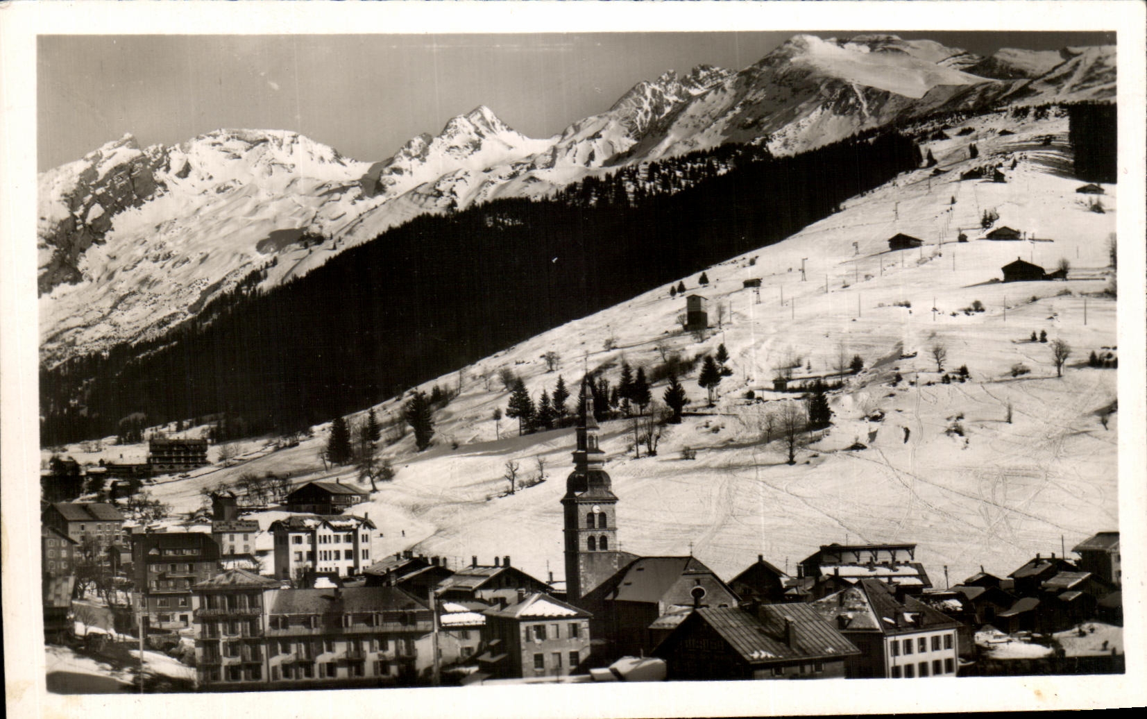 CPA La Clusaz Alt Vue generale