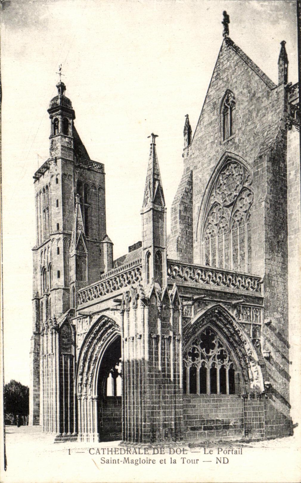 CPA Cathedrale De Dol Le portail Saint Magloire et la tour