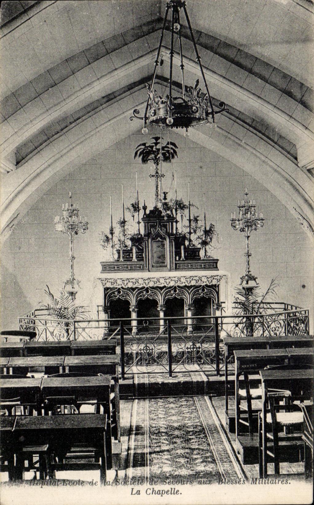 CPA La Chapelle Hopital Ecole de la societe de Secours aux blesses militaires Paris Militaria