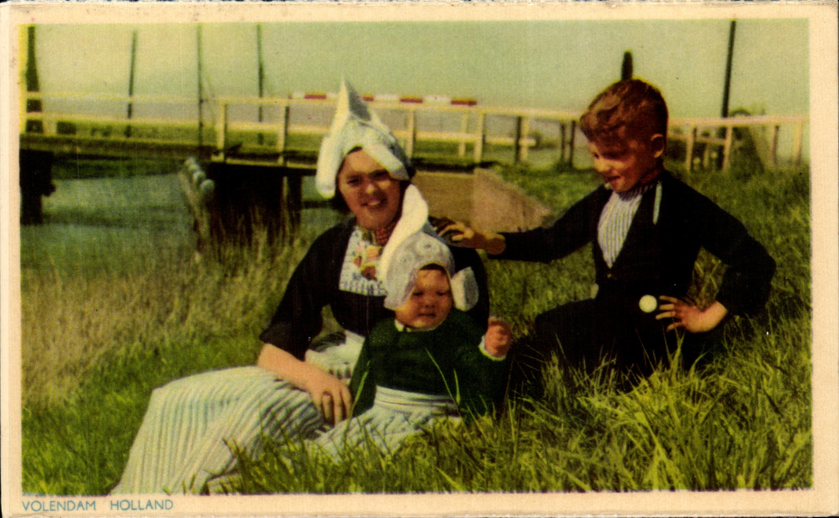CPA VolendamHolland Folklore Costume Enfants