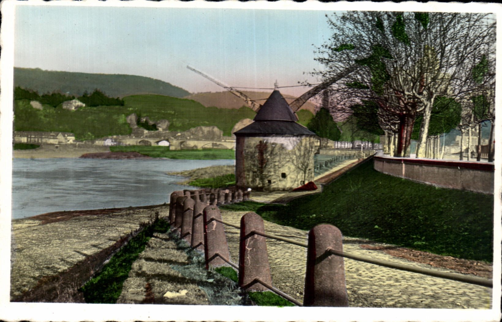 CPA Treves Les Bords de la Moselle