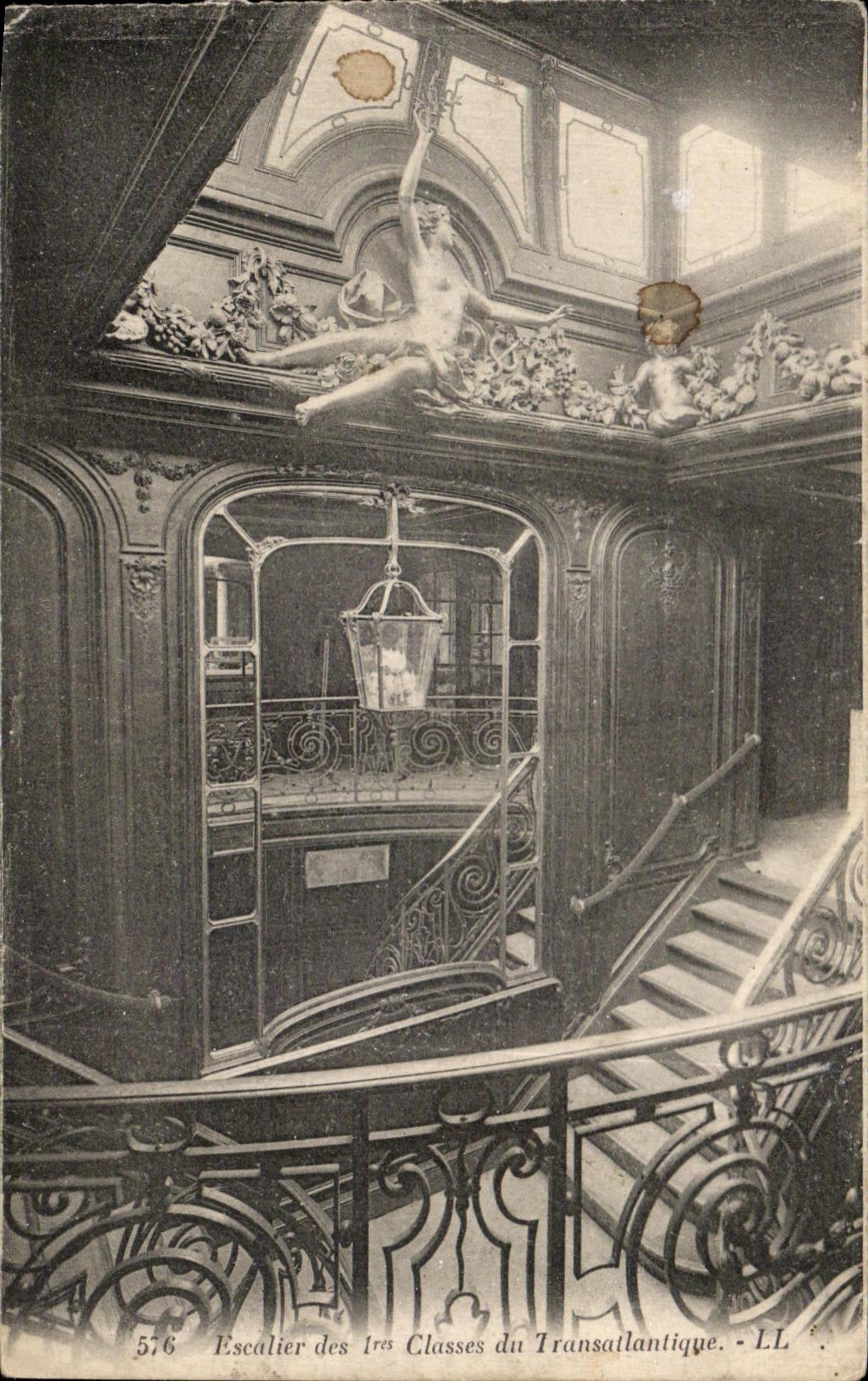 CPA Staircase of the 1st Classes of Transatlanlique steamer