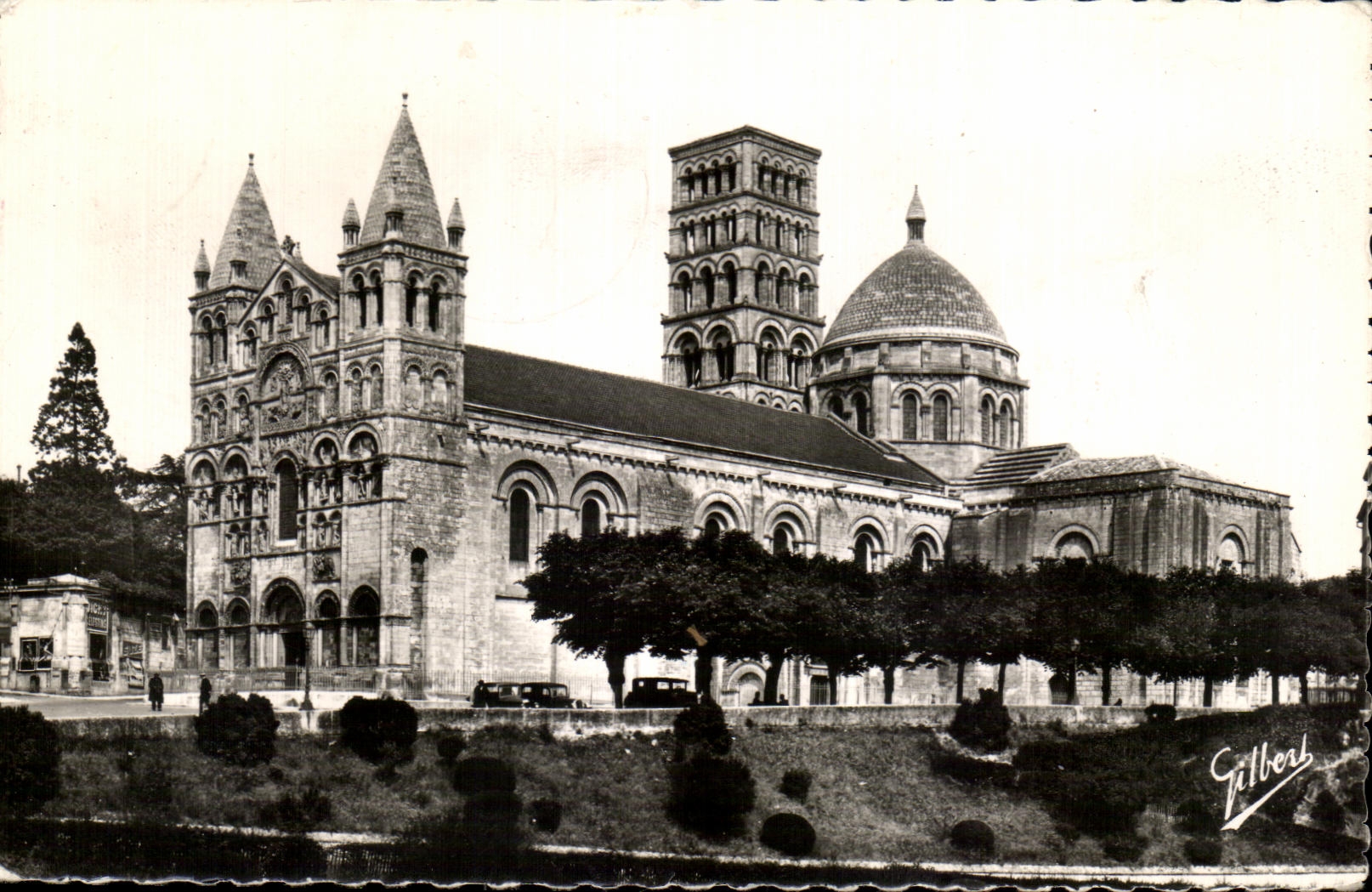 CPA Angouieme Cathedrale St Pierre