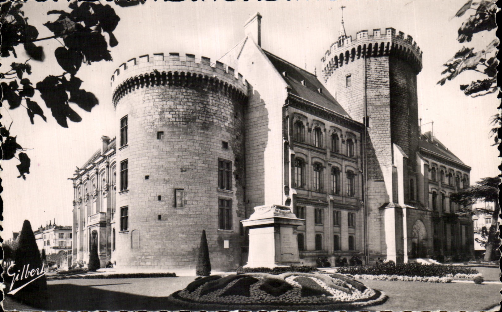 CPA Angouieme Hotel de ville Tour de Avlois