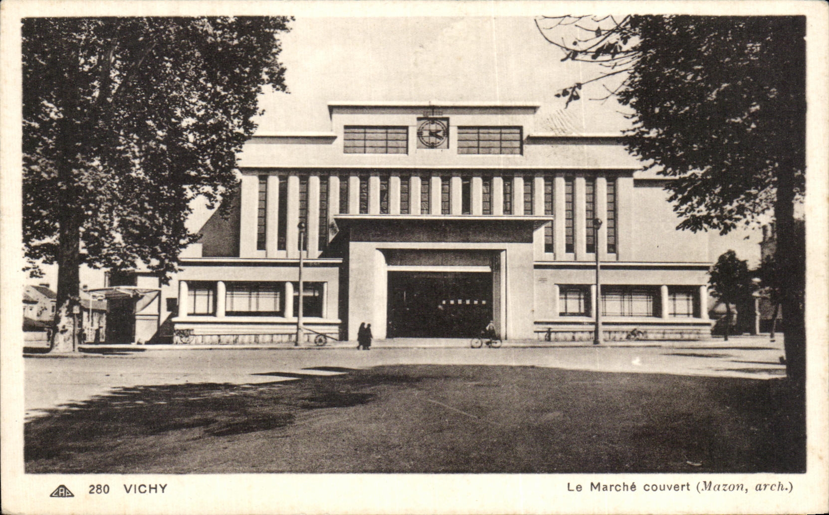 CPA Vichy le marche couvert 