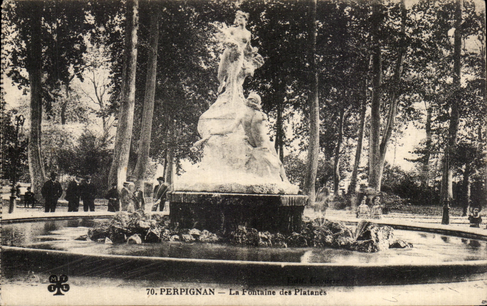 CPA Perpignan le Fontaine de Platanes
