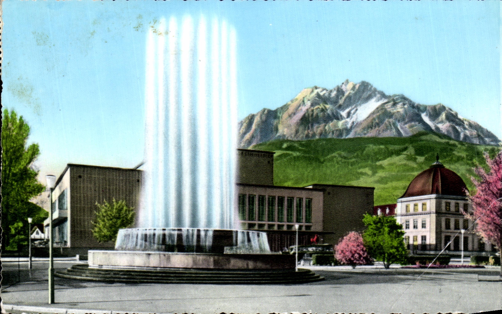 CPA Luzern Kunst und Kongresshus mit Wagenbachbrunnen und Pilatus