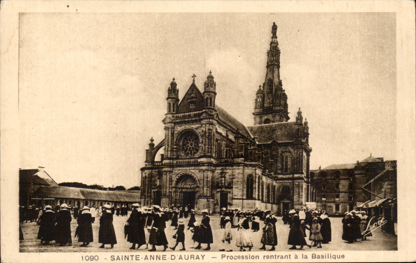 CPA Sainte Anne D auray Procession rentrant a la Basillque