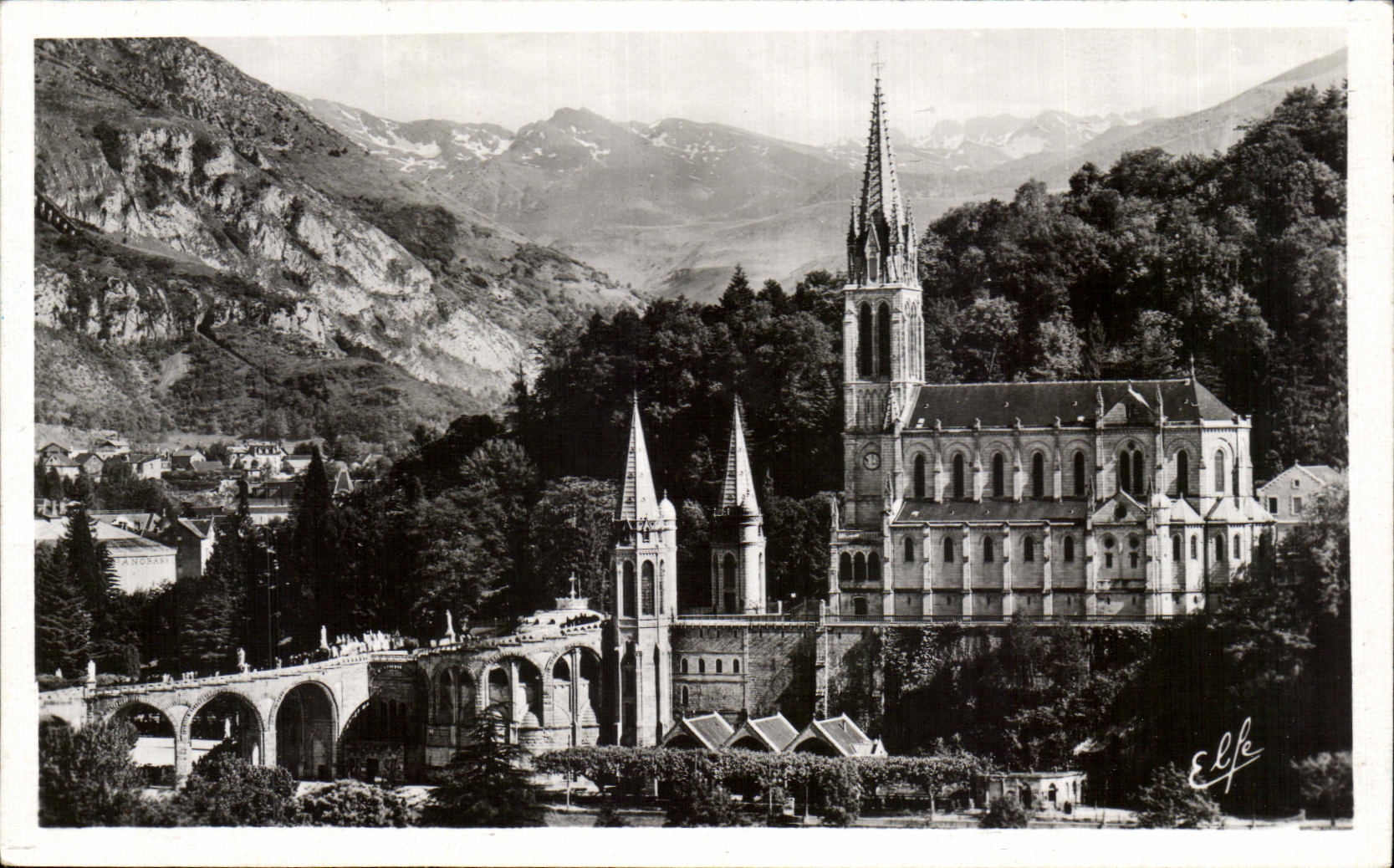 CPA the Pyrenees Ocean Lourdes and the basilica