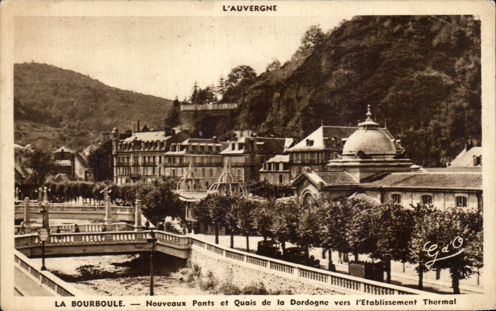CPA Auvergne Bourboule New bridges and quays of the Dordogne towards the hydropathic establishment