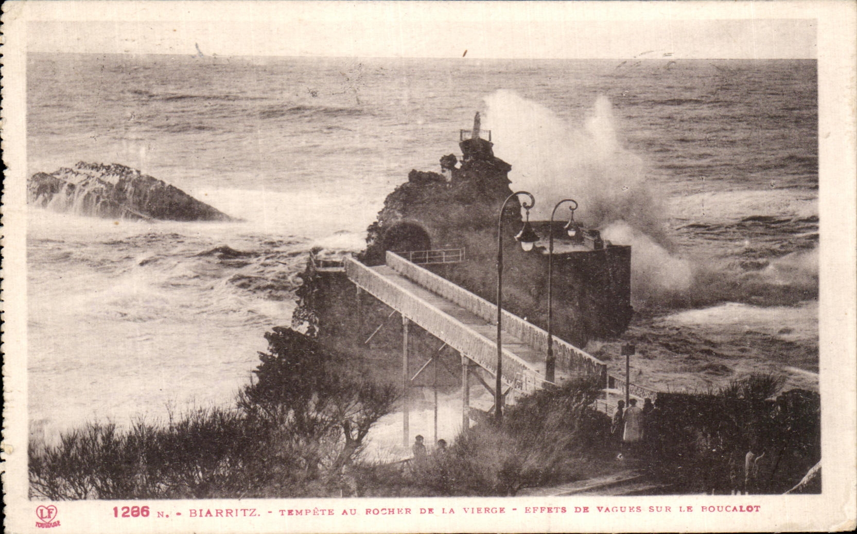 CPA Biarritz Storm of the rock of the virgin Effects of waves on Poucalot