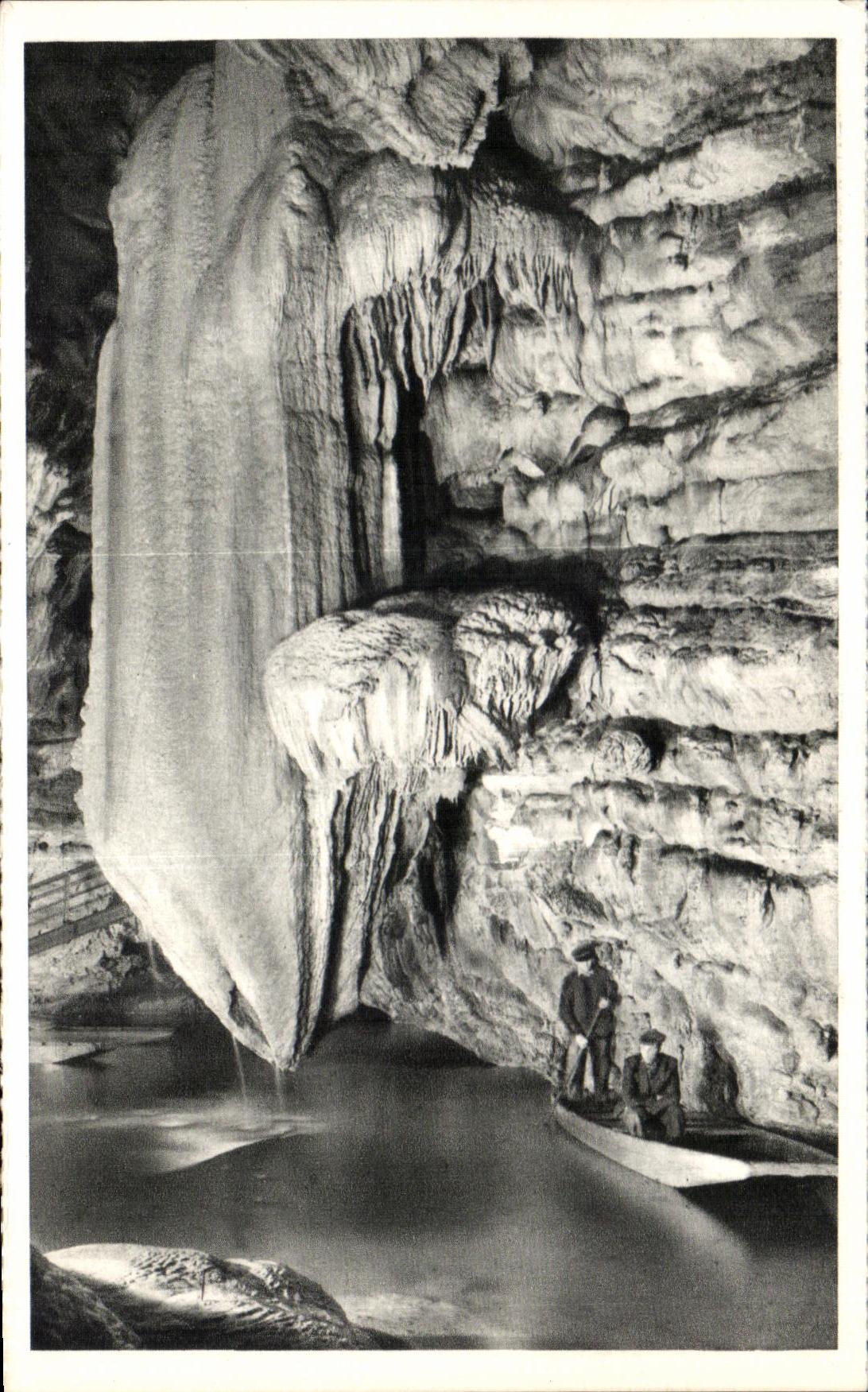 CPA Le lot illustre padirac la grande pendeloque