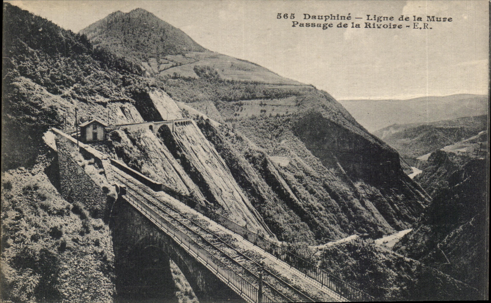 CPA Dauphine line of walls passage of the rivoire