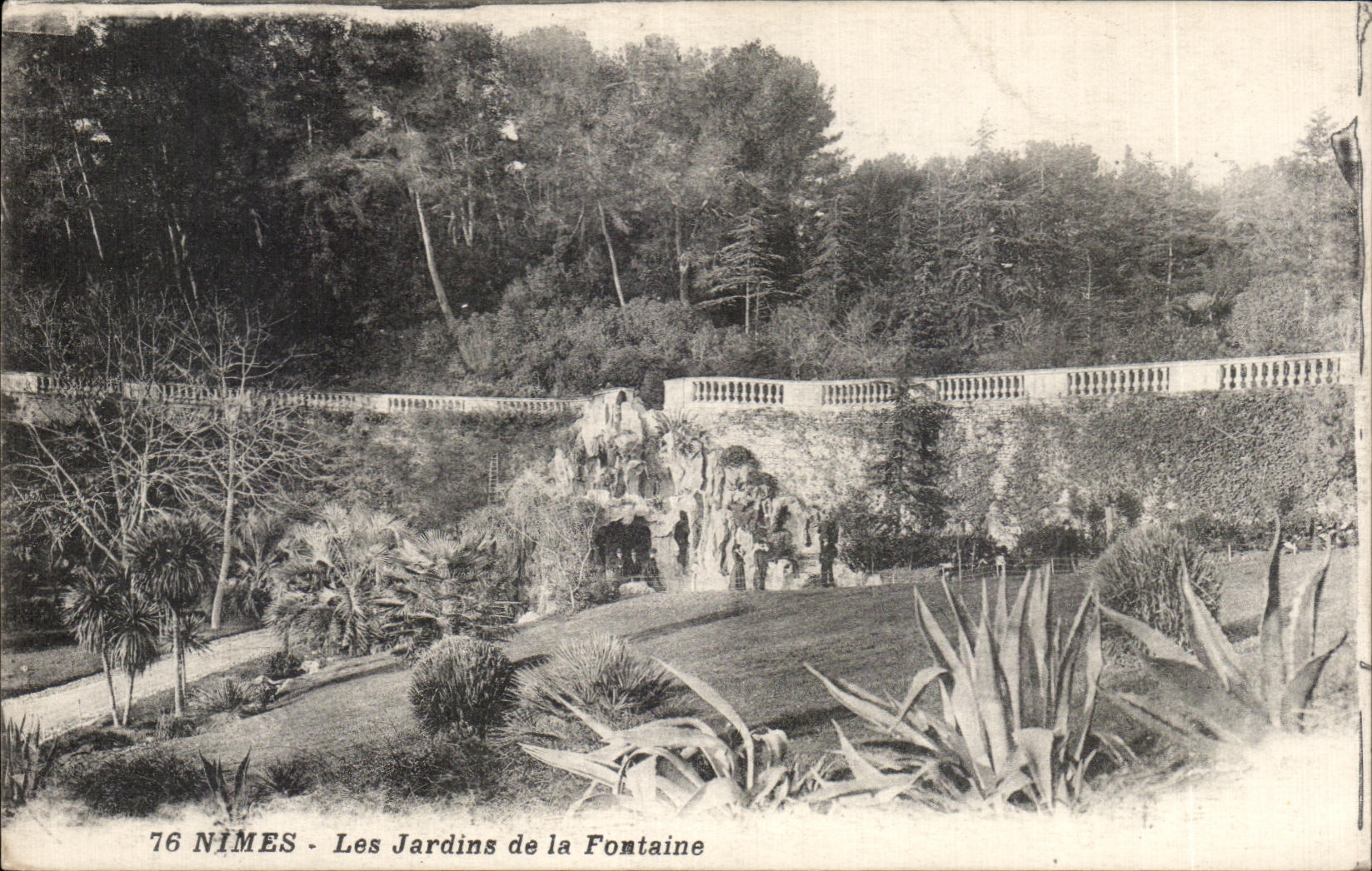 Jardines de CPA Nimes de la fuente