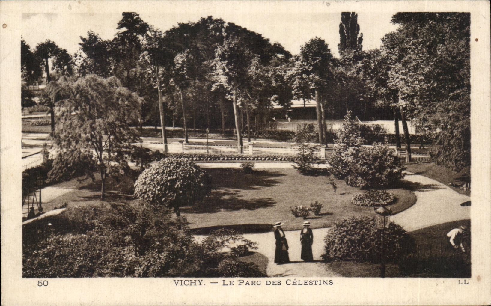 CPA Vichy le parc des celestins