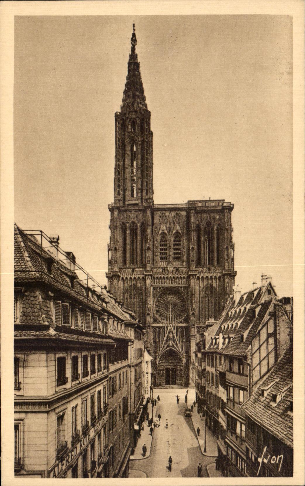 CPA Strasbourg La Cathedrale vue de la Rue Merciere