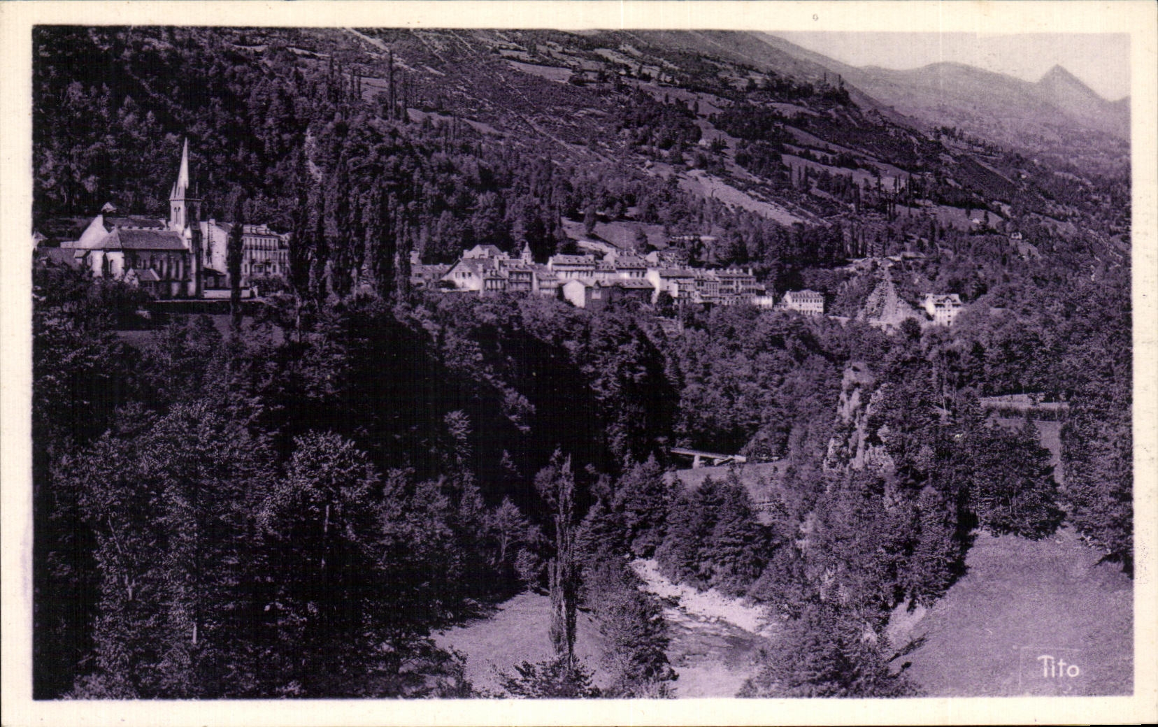 CPA Les Pyrenees Saint Sauveur Vue generale