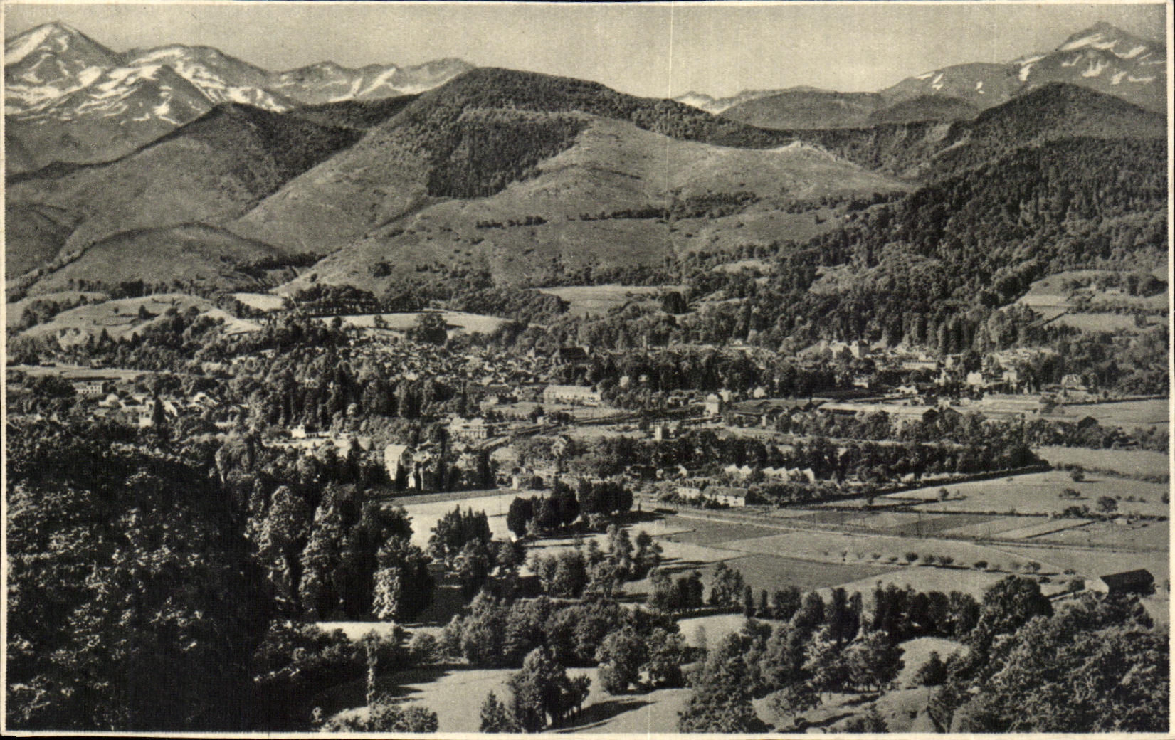 CPA Bagneres de Bigorre View