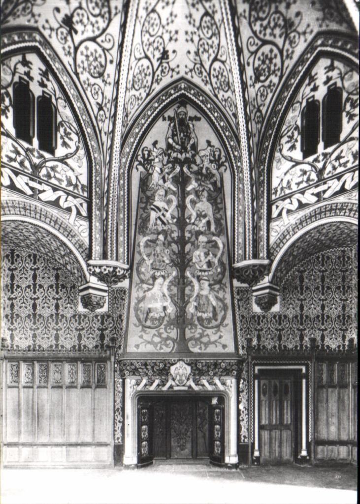 CPSM Le chateau de Pierrefonds le donjon et la chapelle