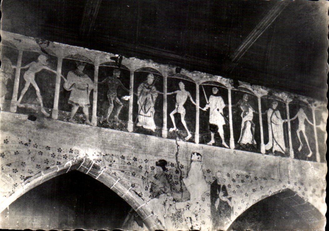 CPSM Plouha chapelle de kermaria an lsquit linterieur fresque la danse macabre