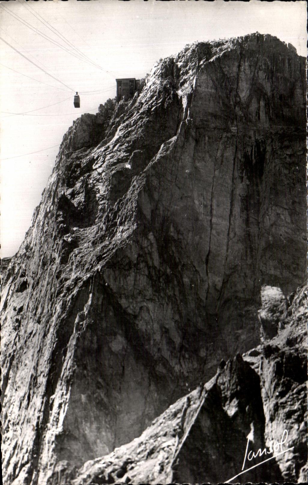 CPA Chamonix Le Mur du Brevent et l'arrivee du teleferique