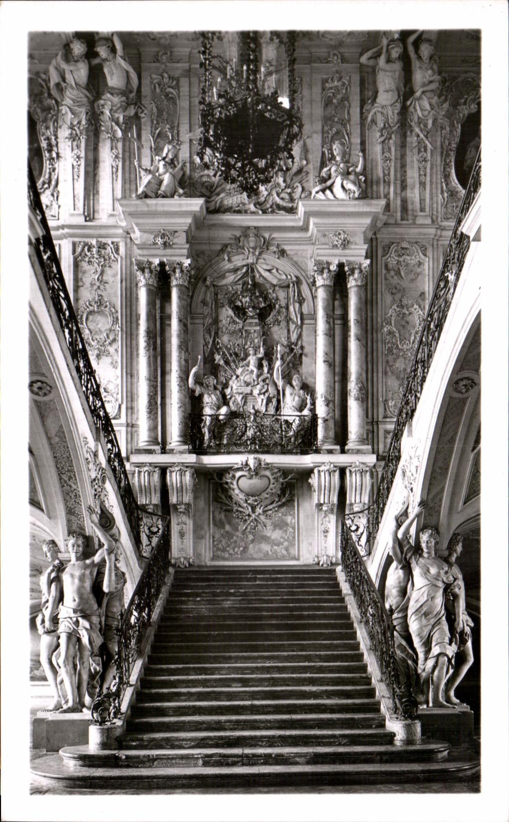 CPA Schloss Augustusburg Bruhl Treppenhaus van Balthasar neumann