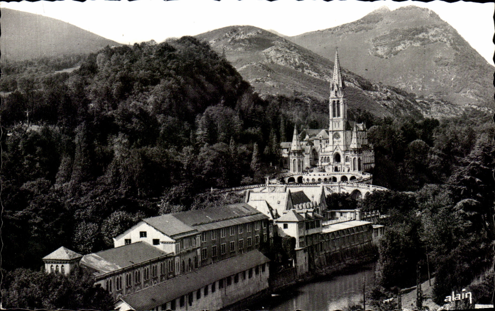 CPA Lourdes the Basilica and Gave