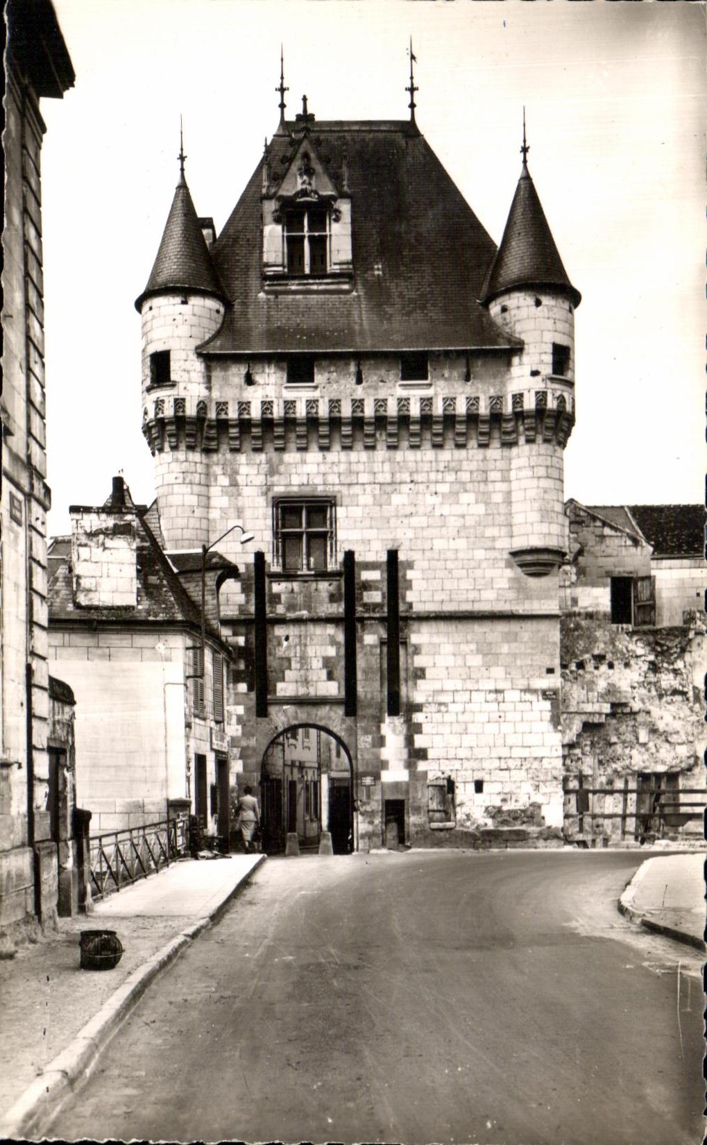 CPA Loaches Gate of Cordeliers