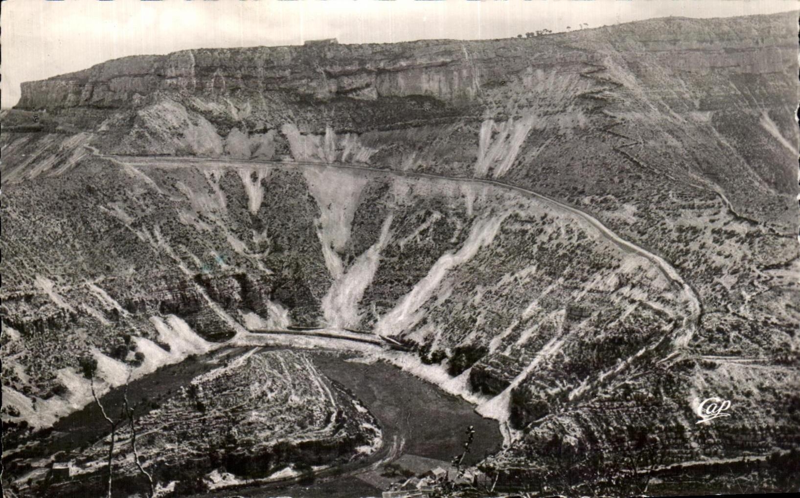 CPA Le Vigan Le Cirque et point de vue de Navacelles