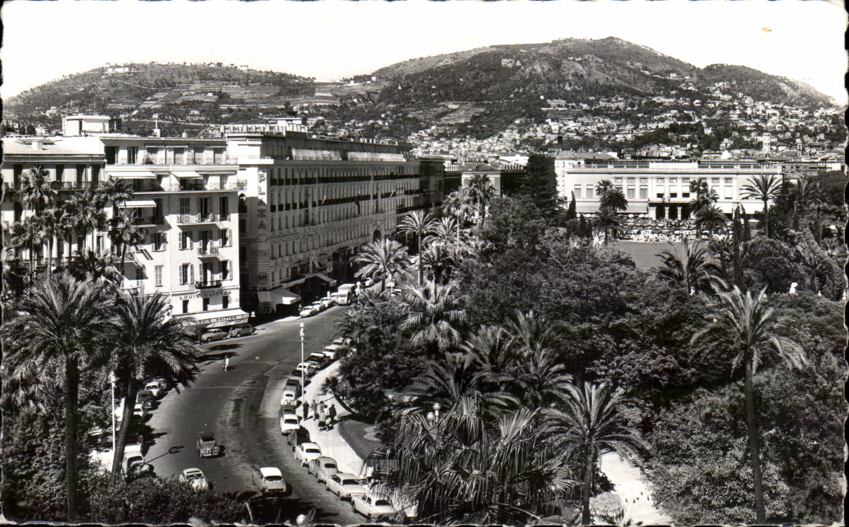 CPA Cote D'Azur Nice Les Jardins Albert I'avenue de Verdun au fond le Casino