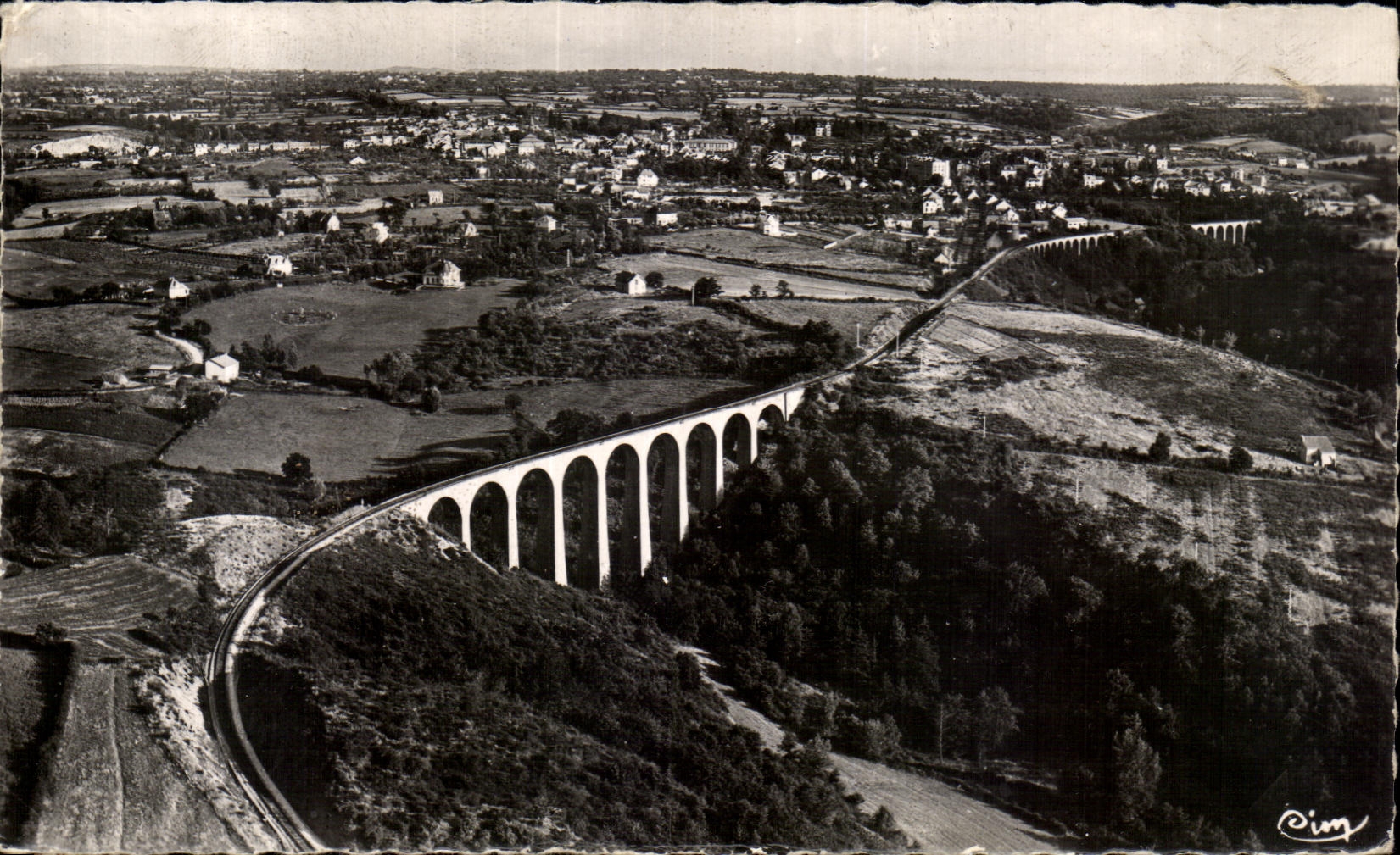 CPA Neris les Bains (Allier) Vue sur les Viaducs