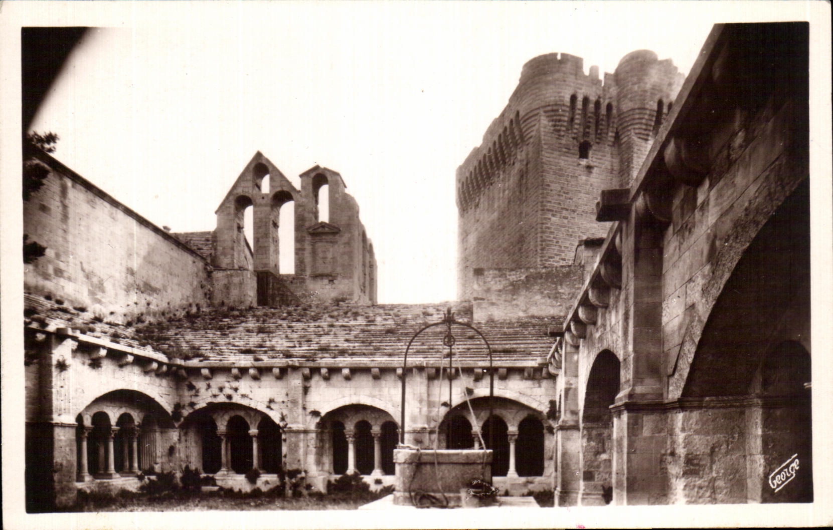 CPA Cloitre de Montmajour