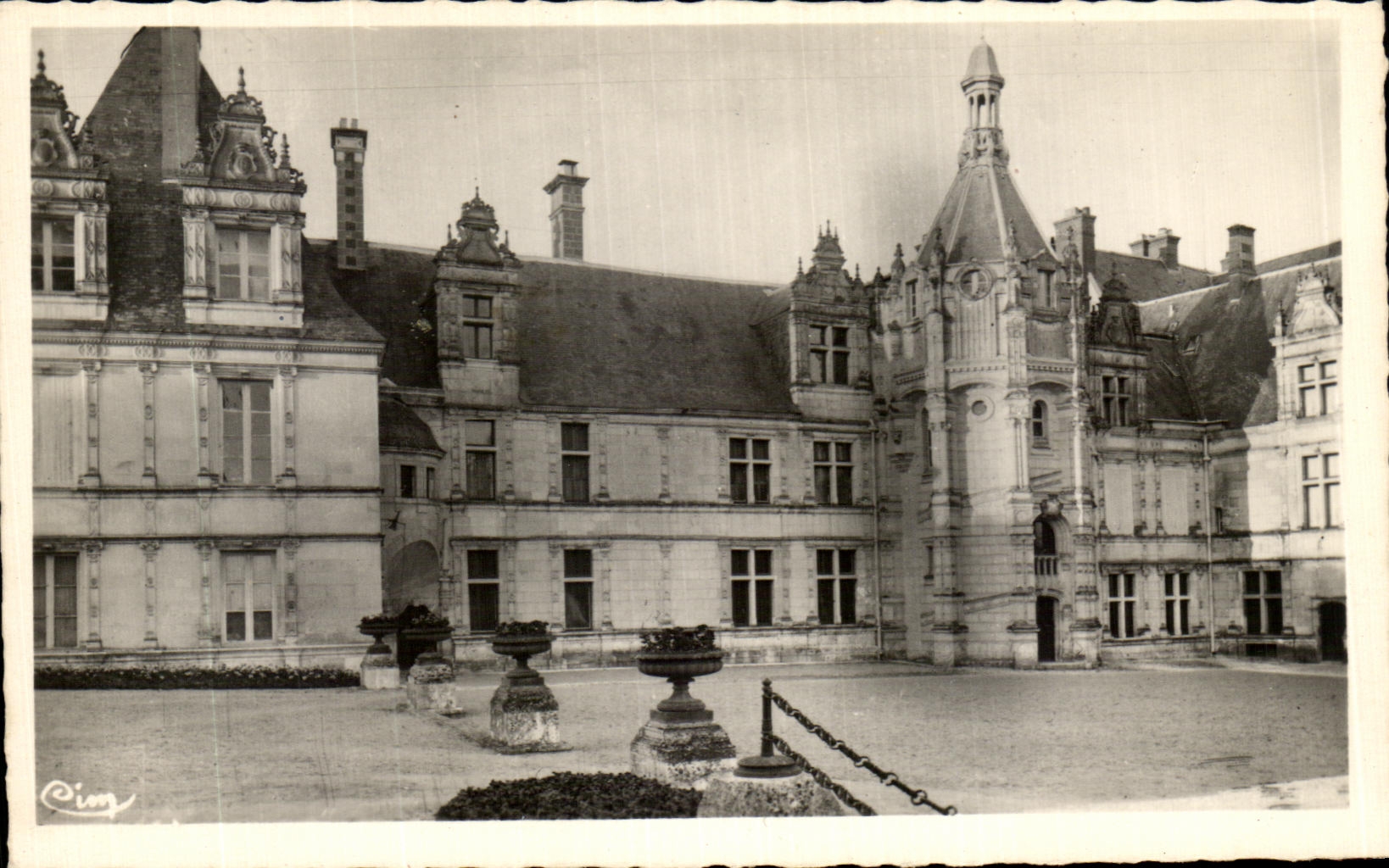 CPA Saint Aignan sur Cher Le Chateau Style Renaissance