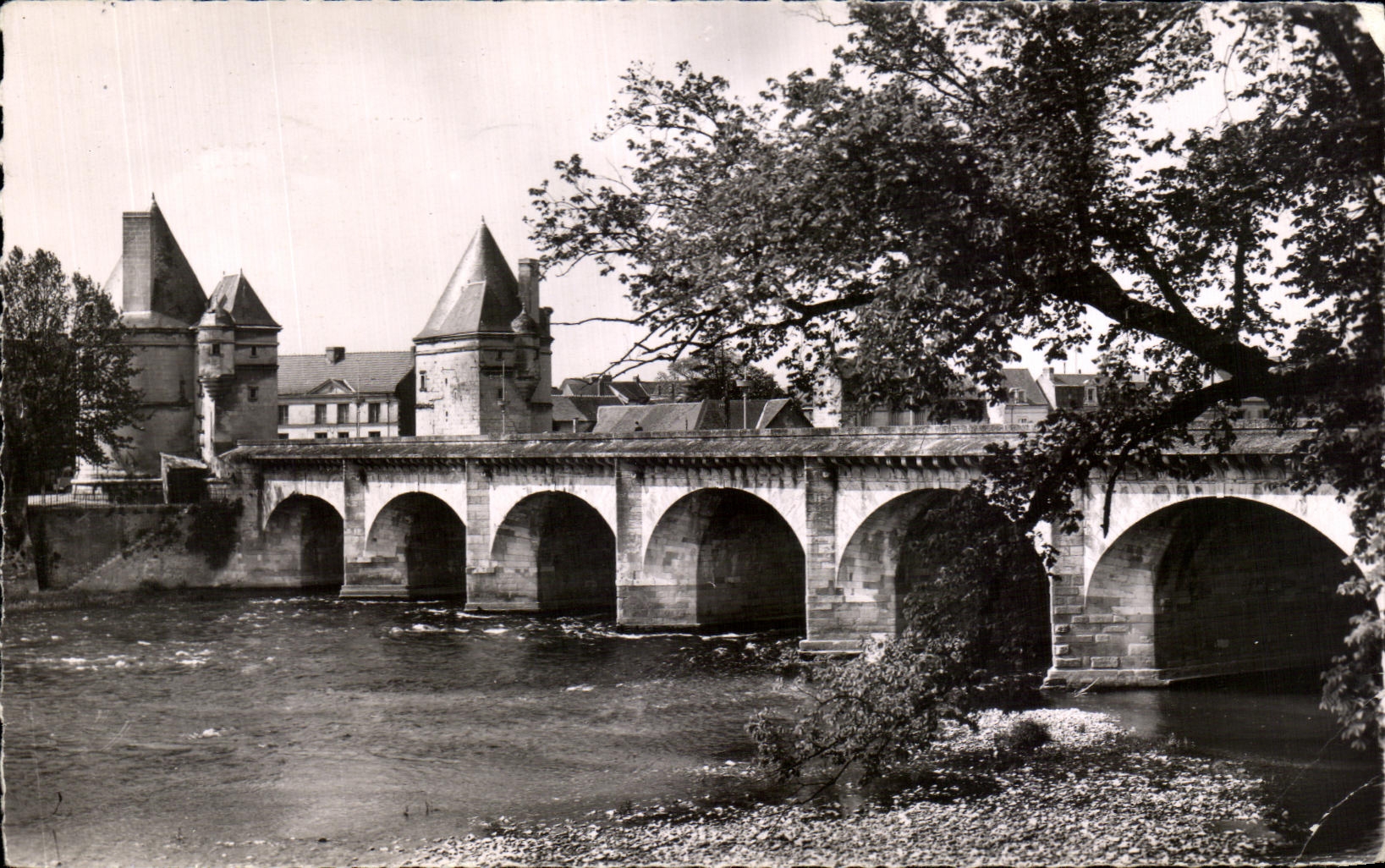 CPA Chatellerault Le Pont