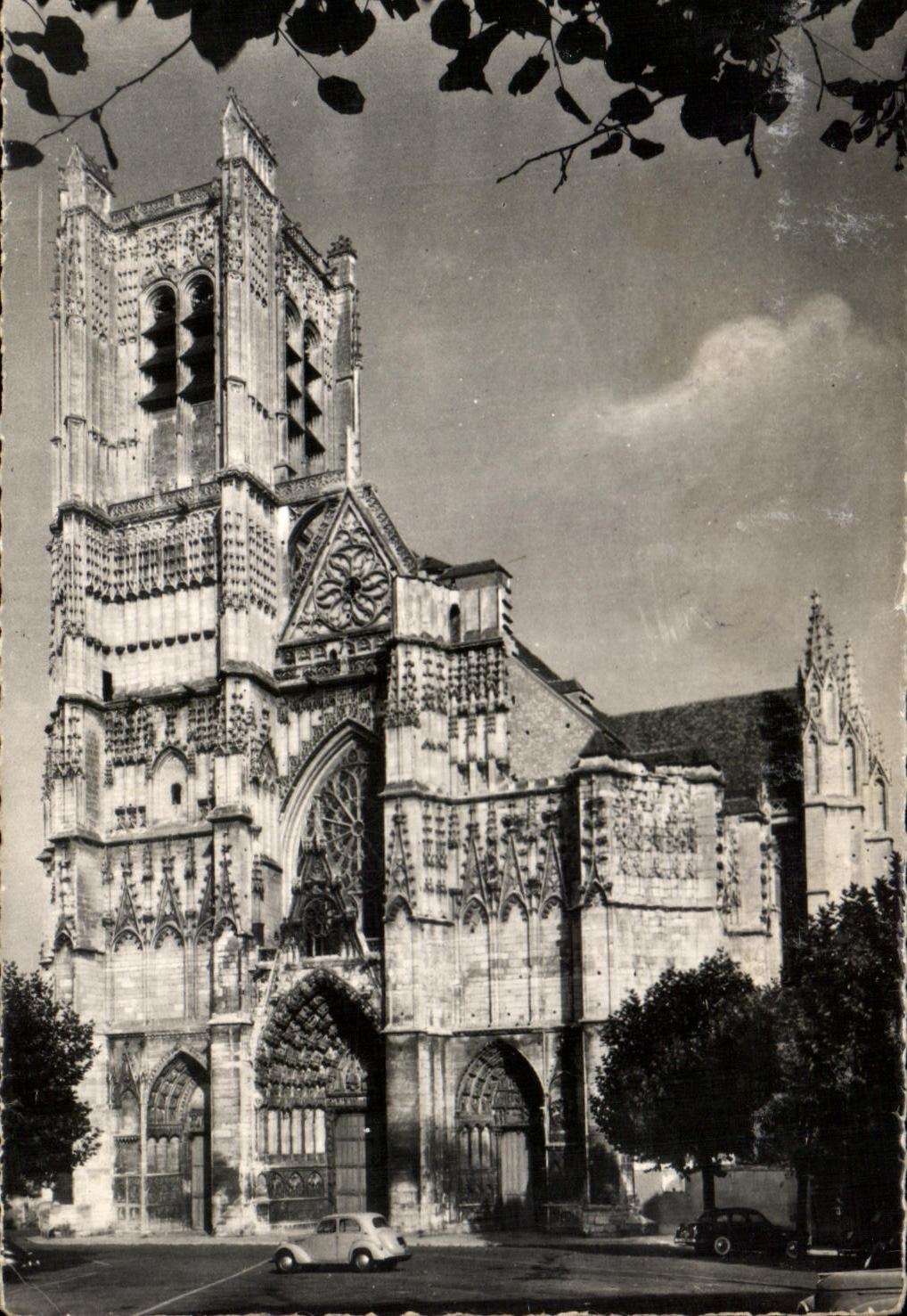 CPA Auxerre yonne la cathedrale st etienne