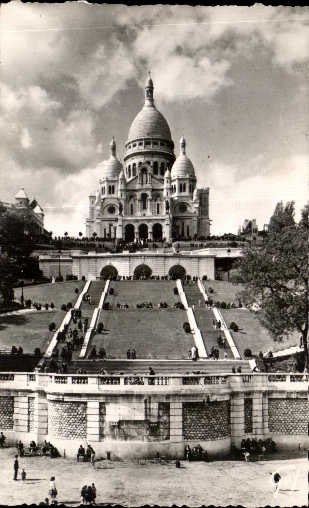CPA Paris Sacre coeur de Montmartre les jardins
