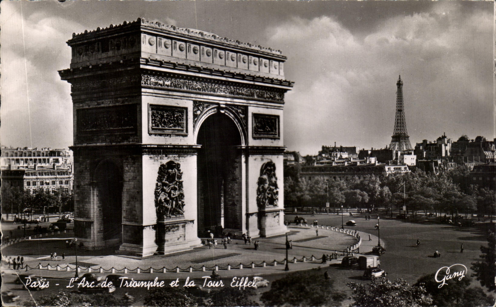 CPSM Paris Arc de Triomphe Tour Eiffel