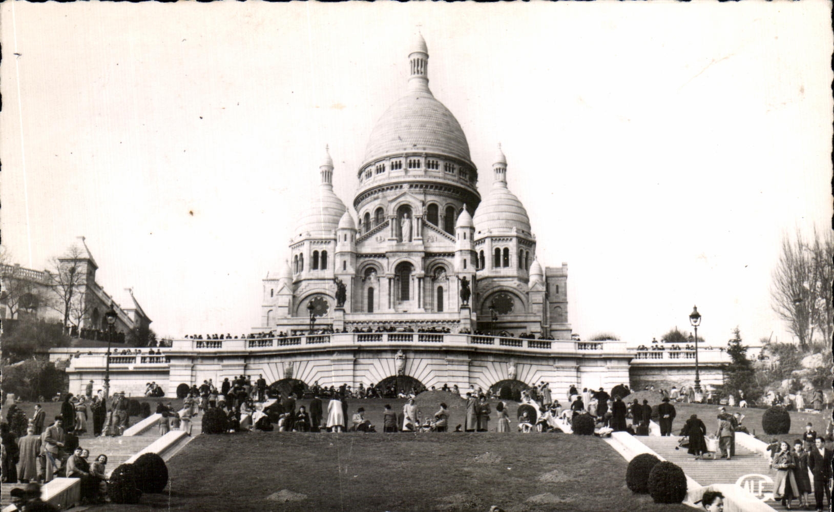 CPA Paris crowns heart