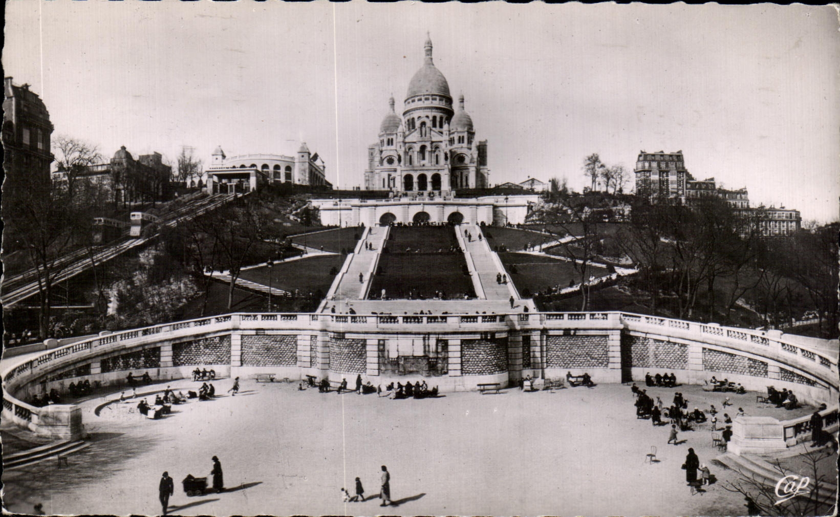 CPA Paris Crowns Montmartre Heart